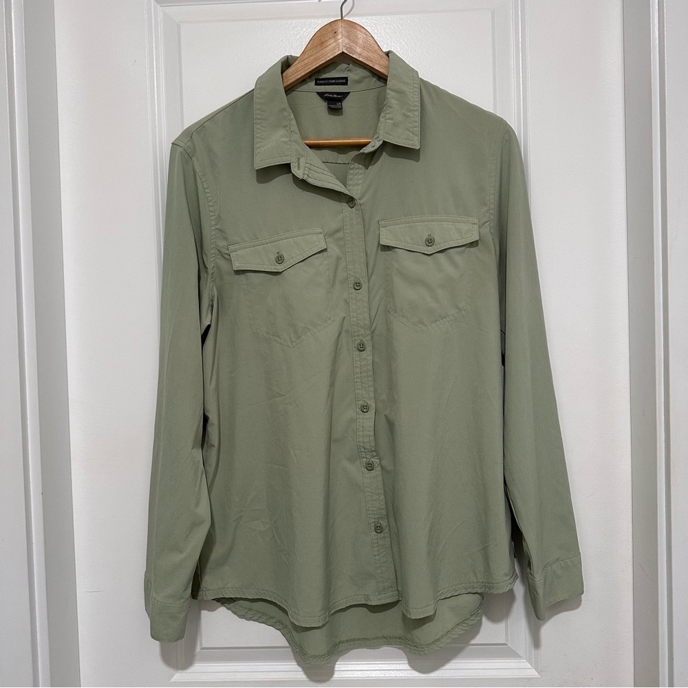 Eddie Bauer Women’s Classic Fit Olive Button Up Shirt Size  Large